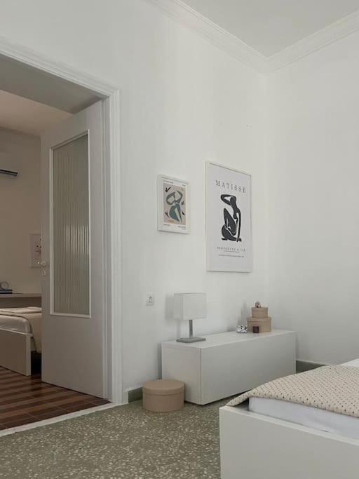Cozy, Spacious, Newly Renovated Flat In Adamas Exterior foto