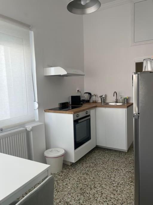 Cozy, Spacious, Newly Renovated Flat In Adamas Exterior foto