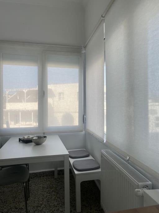 Cozy, Spacious, Newly Renovated Flat In Adamas Exterior foto